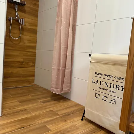 Ivano & Leo - Private Parking 公寓 扎达尔
