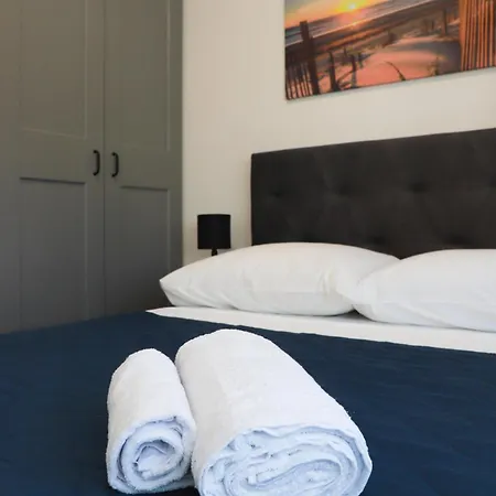 Ivano & Leo - Private Parking Lägenhet *