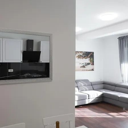 Ivano & Leo - Private Parking Apartamento *