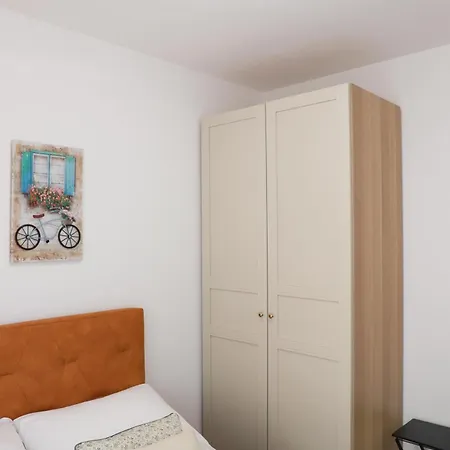 Ivano & Leo - Private Parking Apartamento