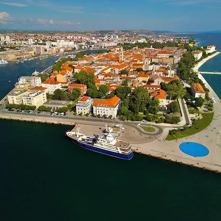 Ivano & Leo - Private Parking Lägenhet