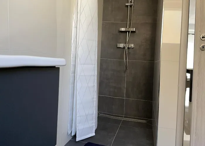 Ivano & Leo - Private Parking *