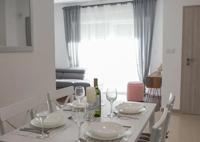 Ivano & Leo - Private Parking Задар