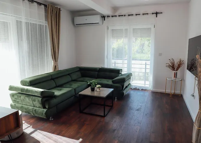 شقة Ivano & Leo - Private Parking زادار