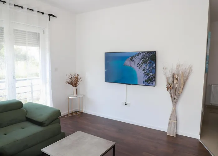 Ivano & Leo - Private Parking