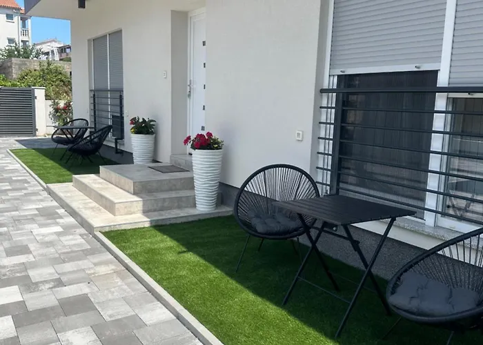 Апартаменты Ivano & Leo - Private Parking Задар